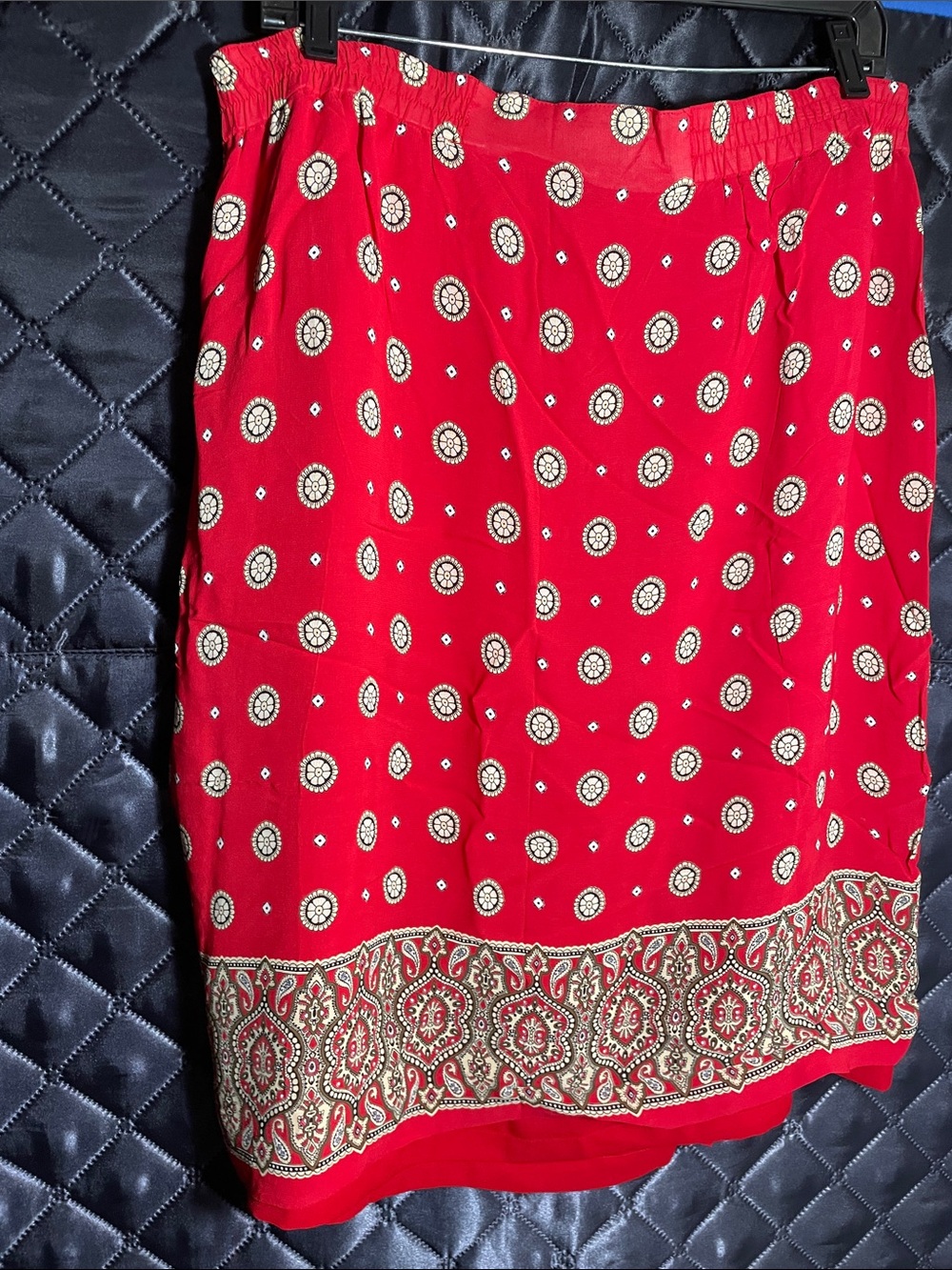 Charter Club Printed Paisley Shorts in Red & White Size 16W Like New